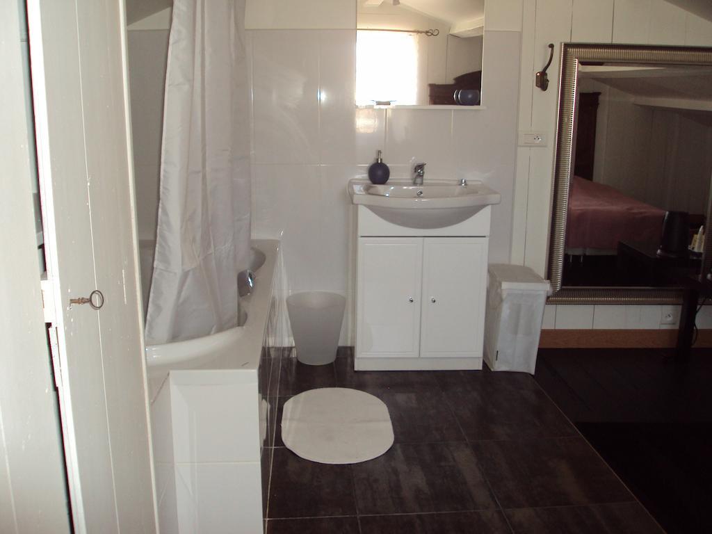 Le Poulailler De L'Ile De Re Apartment Saint-Martin-de-Re Bagian luar foto